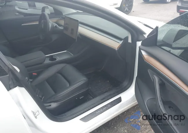 5YJ3E1EC9NF315945: 44096409