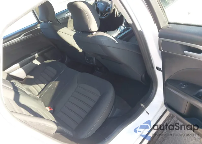 3FA6P0T93KR227983: 44096424