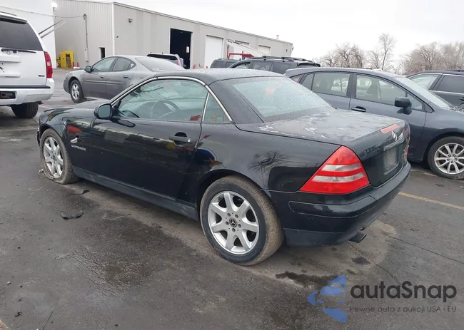 WDBKK47F4WF007641: 44096432