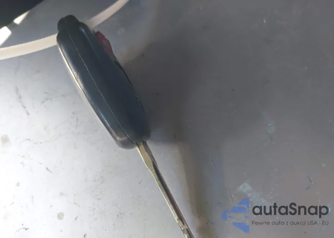 2T1BURHE0KC131407: 44096477