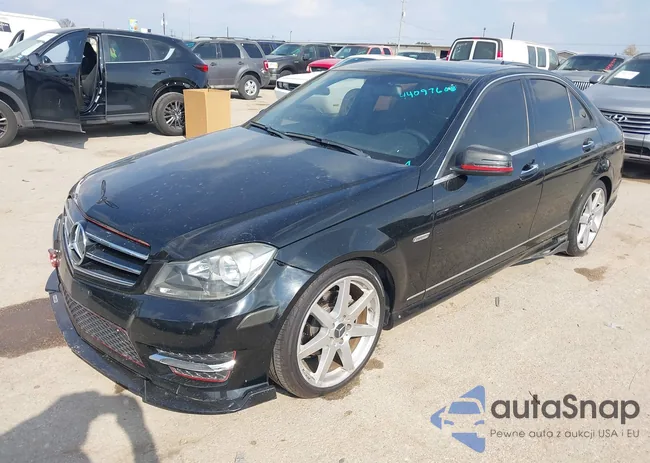 WDDGF4HB4EA959421: 44097608