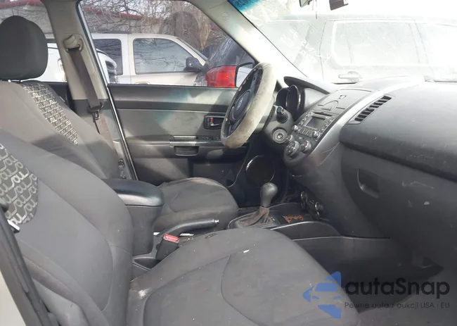 KNDJT2A21B7339741: 44097628