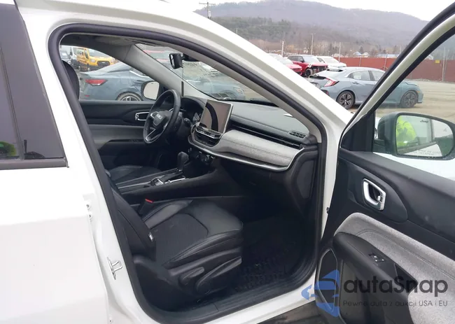 3C4NJDBBXNT199982: 44097785