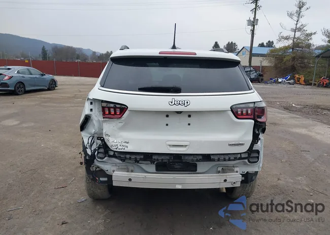 3C4NJDBBXNT199982: 44097785