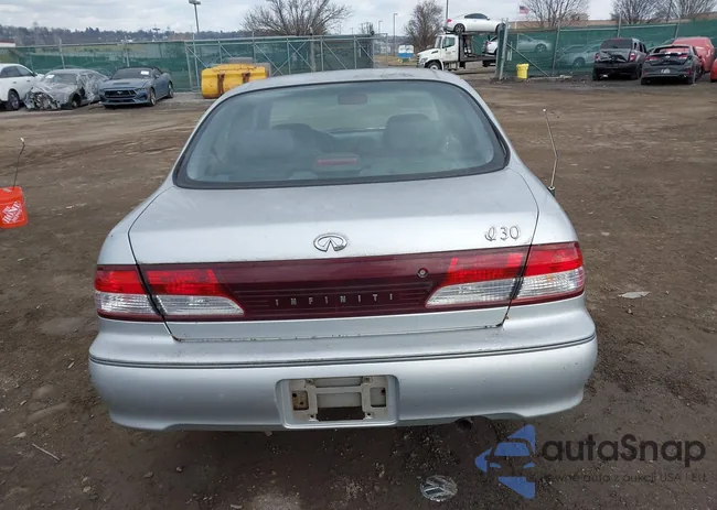 JNKCA21A8XT752114: 44097827