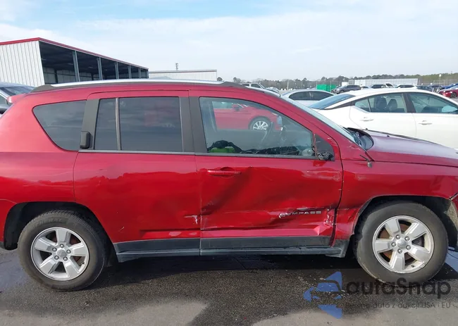 1C4NJCBA4FD208832: 44097859