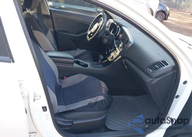 KNAGM4A79F5607206: 44097897