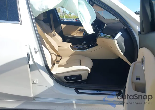 3MW5R1J0XM8B53302: 44097997