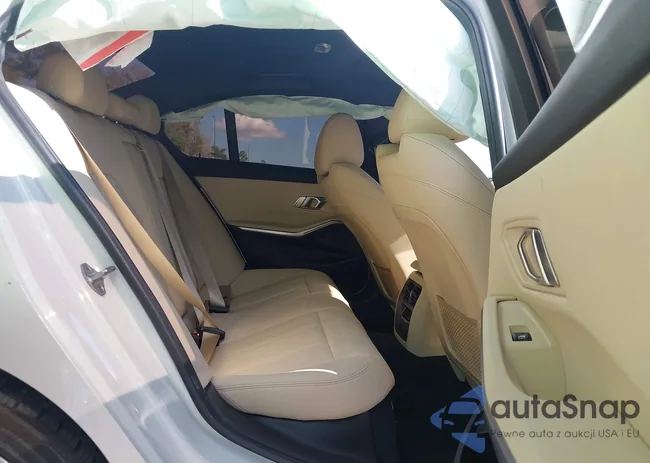 3MW5R1J0XM8B53302: 44097997