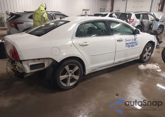 1G1ZC5E05CF216635: 44098017