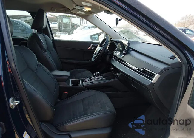 JA4J4UA88PZ024745: 44098068