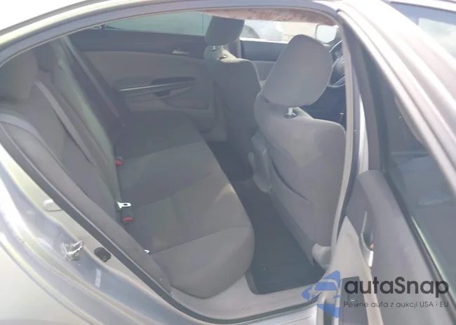 1HGCP36788A026237: 44097175