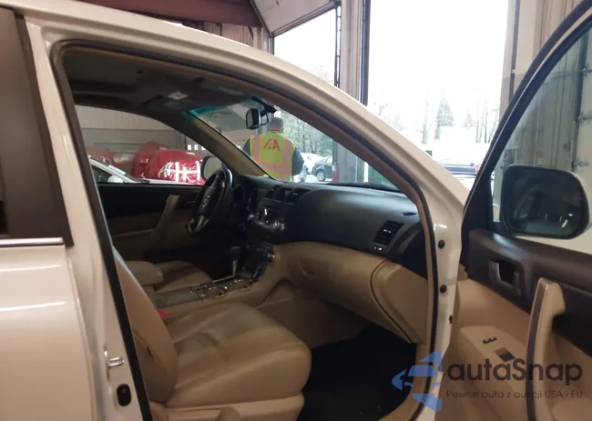 5TDBK3EHXCS137855: 44097254