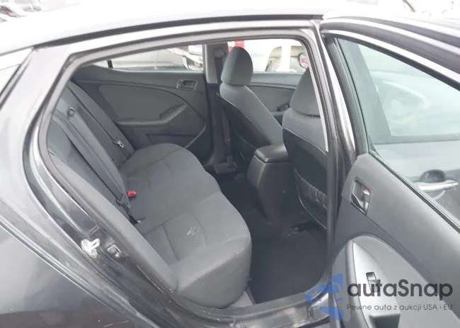 KNAGM4A77F5642763: 44098634