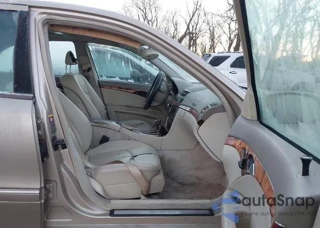 WDBUF82J25X168823: 44098644