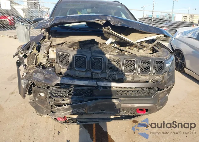 3C4NJDDN9RT582065: 44098700