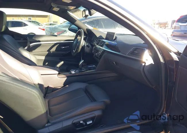 WBA4W3C52KAF92989: 44098845