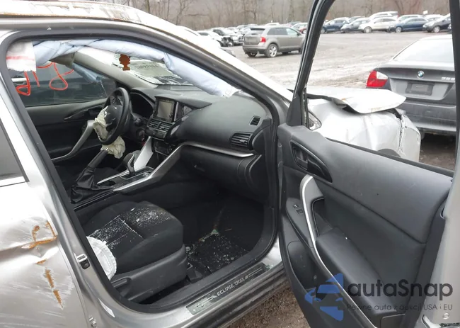 JA4ATUAAXNZ046930: 44098962