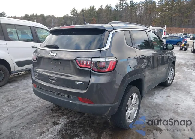 3C4NJDBB3NT100547: 44099111