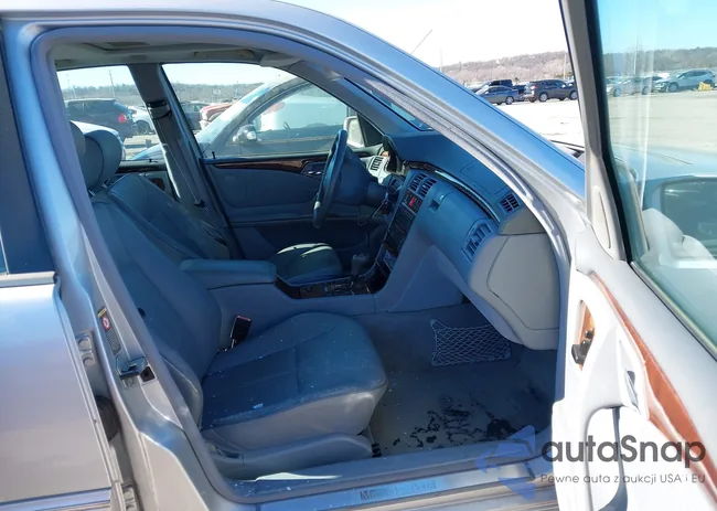 WDBJF65J7YB137751: 44099128