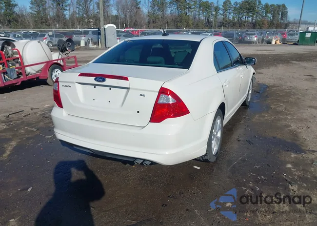 3FAHP0HAXCR420435: 44098156