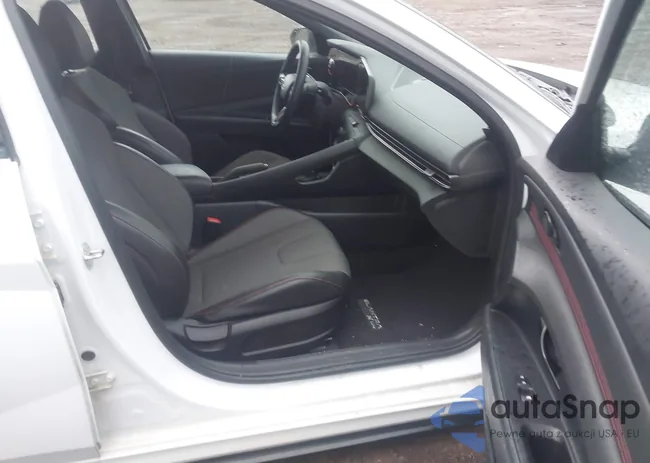 KMHLR4DF0RU745552: 44098421