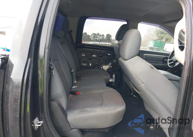 1C6RR6TT6JS168180: 44099577