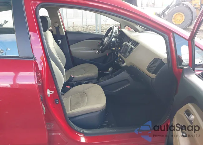 KNADM4A3XF6485093: 44099587