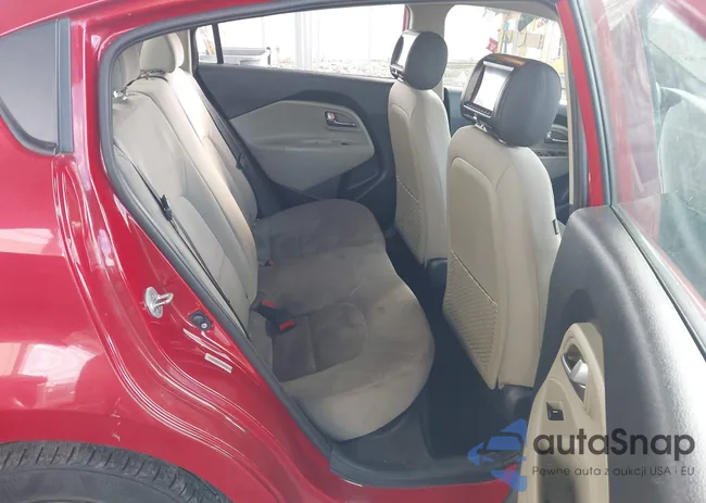 KNADM4A3XF6485093: 44099587