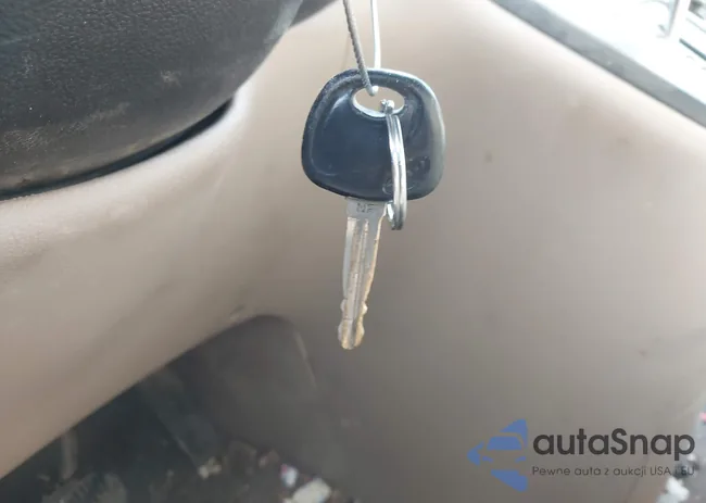 KNDMC233786050526: 44099812