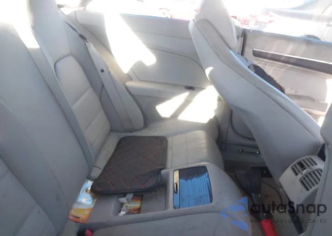 WDDKJ7CB7AF037952: 44100000