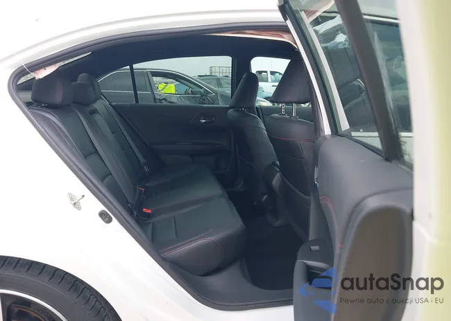 1HGCR2F18HA261379: 44099146