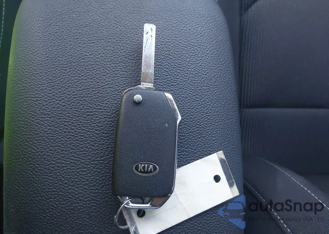 3KPF24AD5ME401683: 44099270