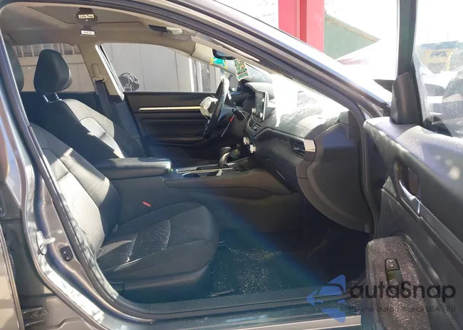 1N4BL4DV0KC145852: 44099284