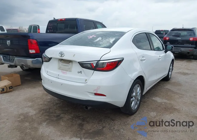 3MYDLBYV8JY307445: 44100634