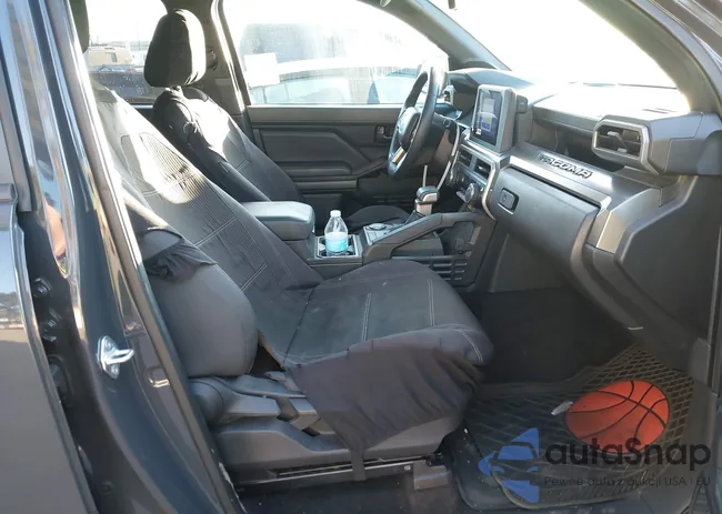 3TMKB5FN7RM004933: 44100677