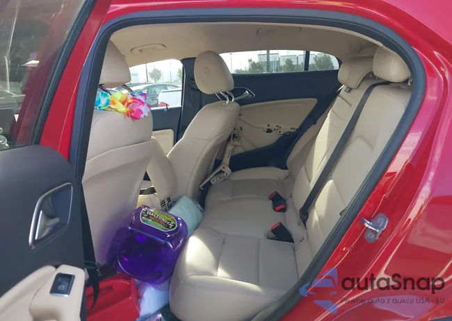 WDCTG4EB4KU013463: 44100819