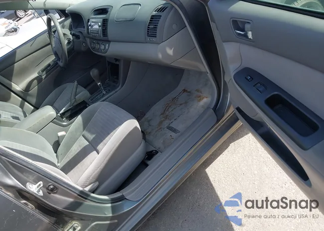 4T1BE32K15U582745: 44101101