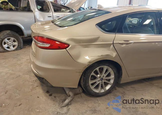 3FA6P0LU8KR197884: 44100405