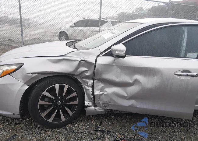 1N4AL3AP5JC205165: 44100505