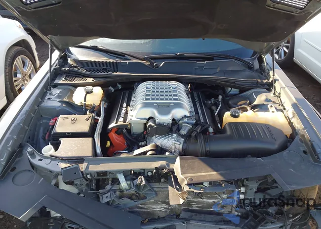 2C3CDZC90JH121368: 44101608