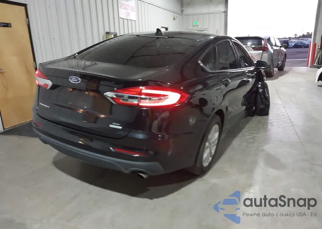 3FA6P0HD1LR113382: 44101635