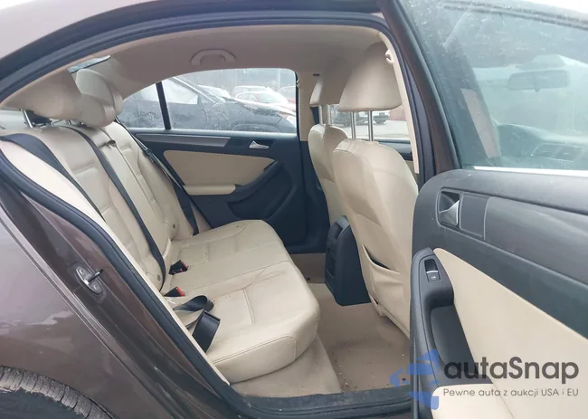 3VWLL7AJXEM374119: 44101739