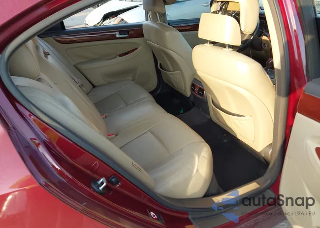 KMHGC4DD8DU236688: 44101755