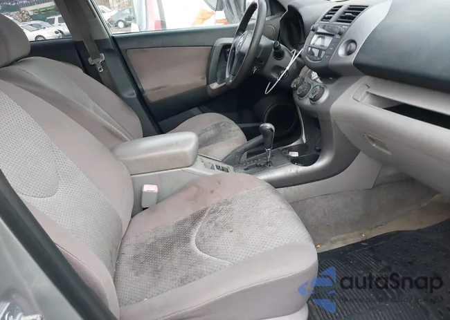 JTMBD33V965002928: 44101819