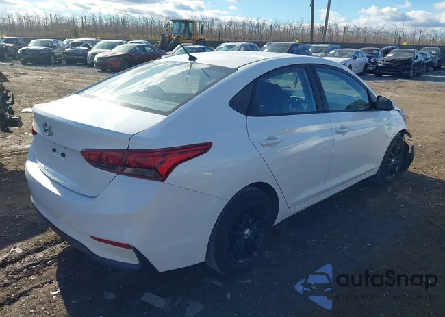 3KPC24A39JE028363: 44101890