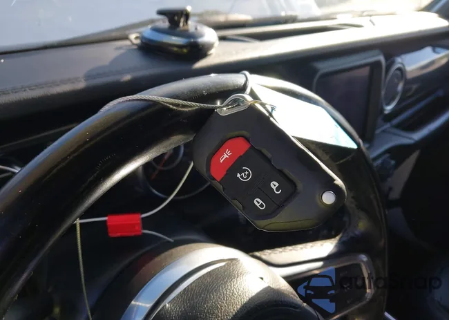 1C4HJXEG3LW200693: 44101352