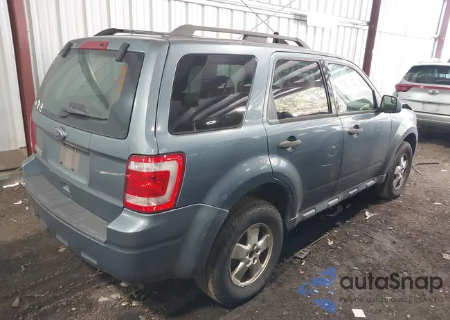 1FMCU0D72BKA42164: 44101467