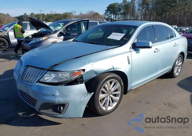 1LNHM93RX9G605231: 44102634