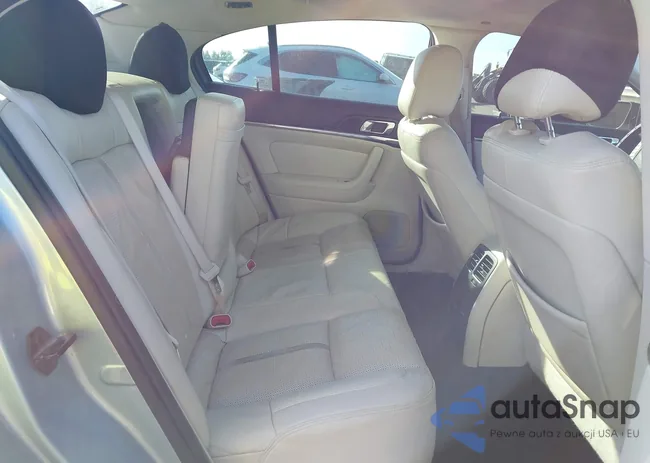 1LNHM93RX9G605231: 44102634